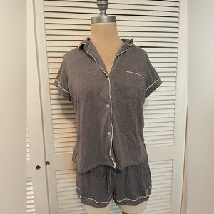 Gray pajama button sleep set short sleeve shorts size Small.